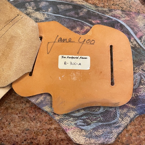 Jane Yoo Handpainted, handmade Wide Genuine Leather Wrap Belt - Picture 9 of 10